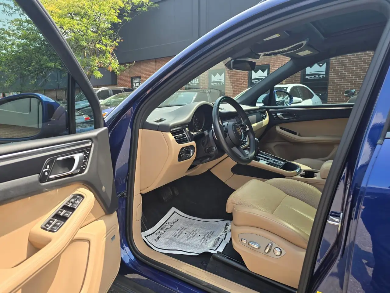Porsche Macan - Image 9