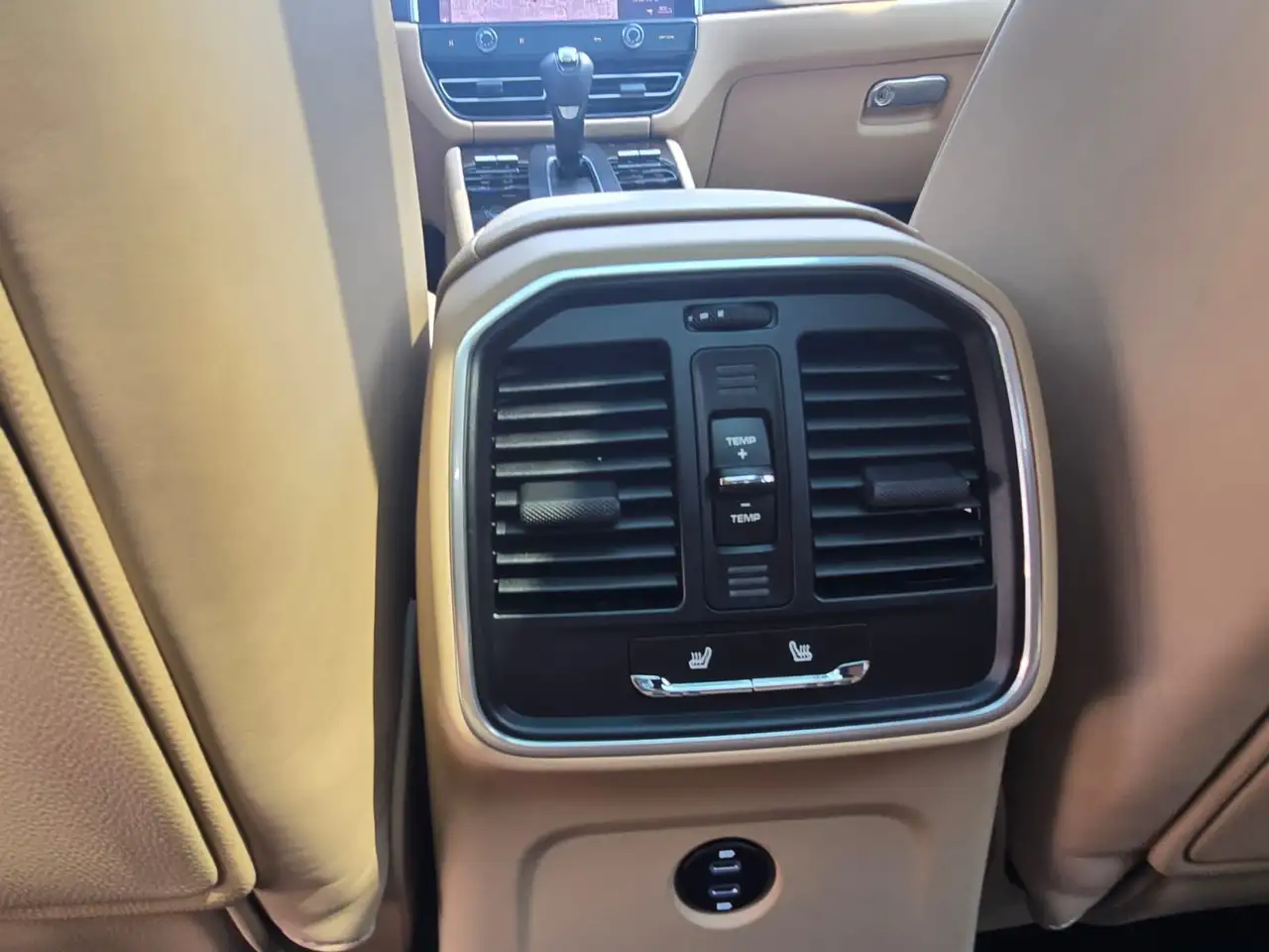 Porsche Macan - Image 24