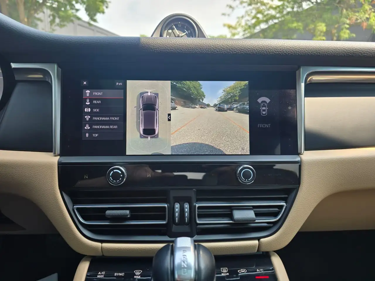 Porsche Macan - Image 21