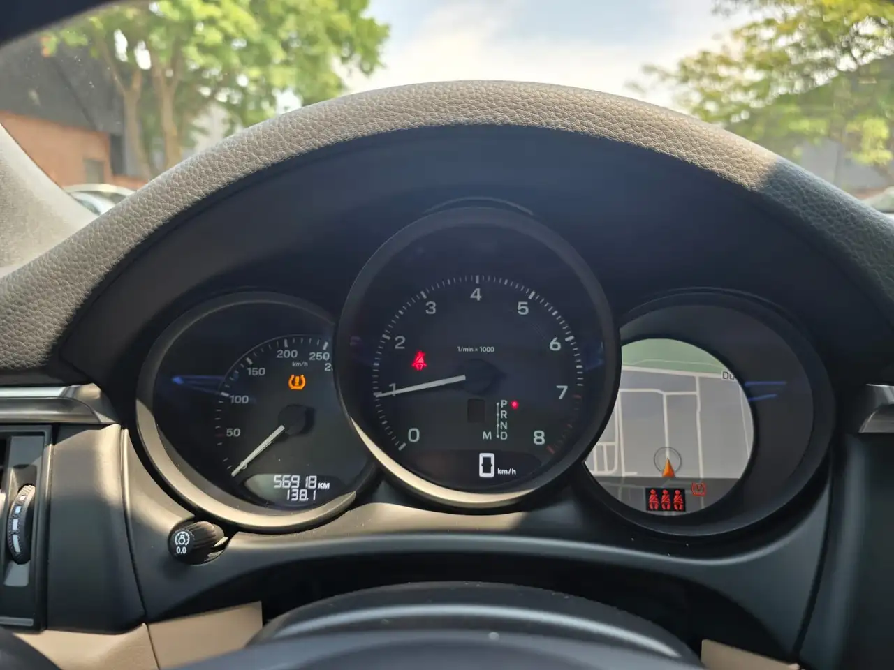 Porsche Macan - Image 15