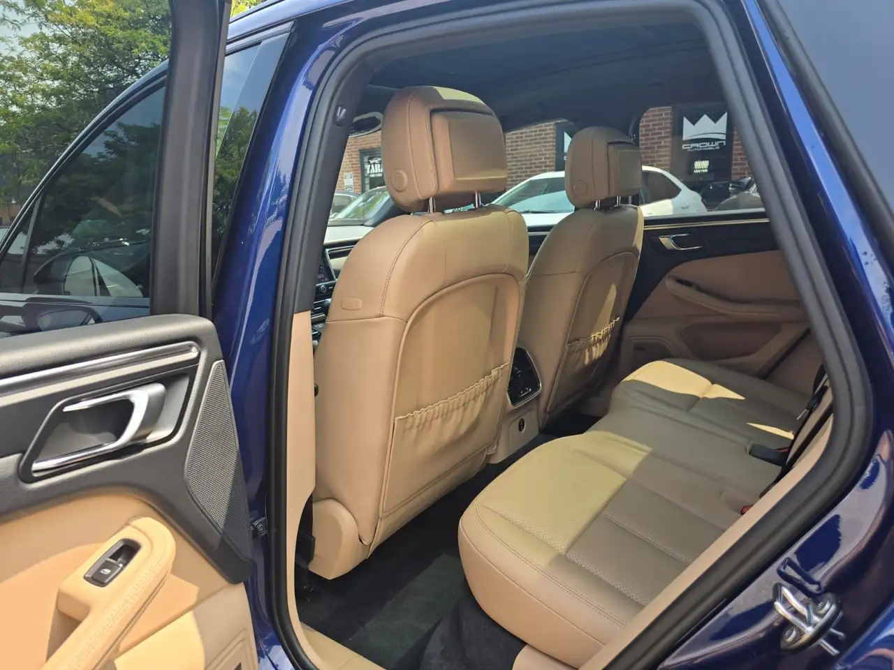 Porsche Macan - Image 11
