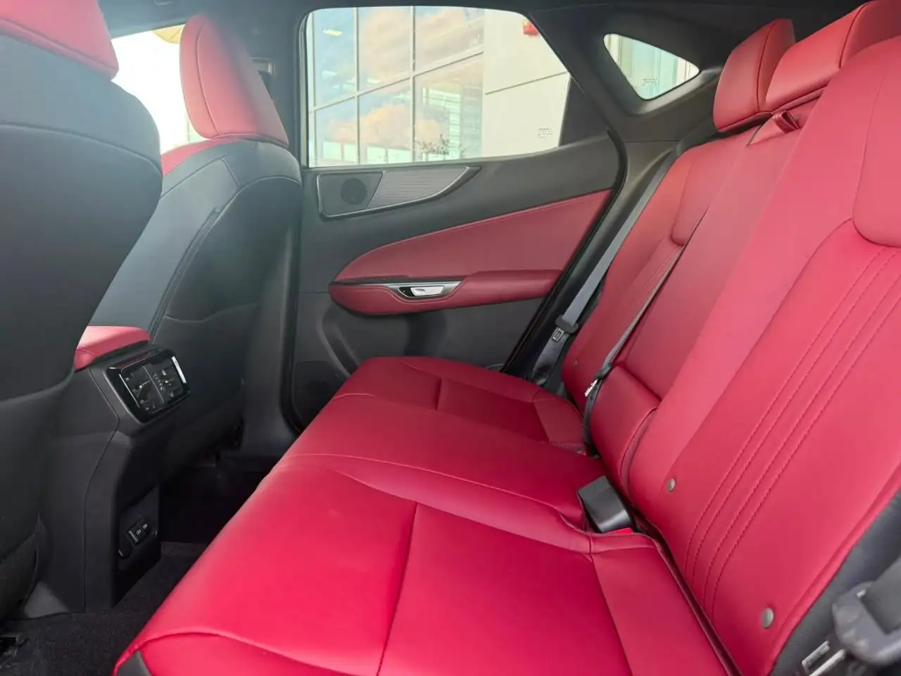 Lexus NX 350 - Image 9