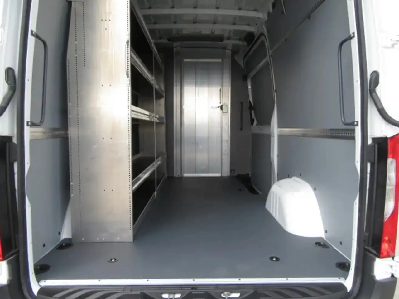 Mercedes-Benz Sprinter - Image 8