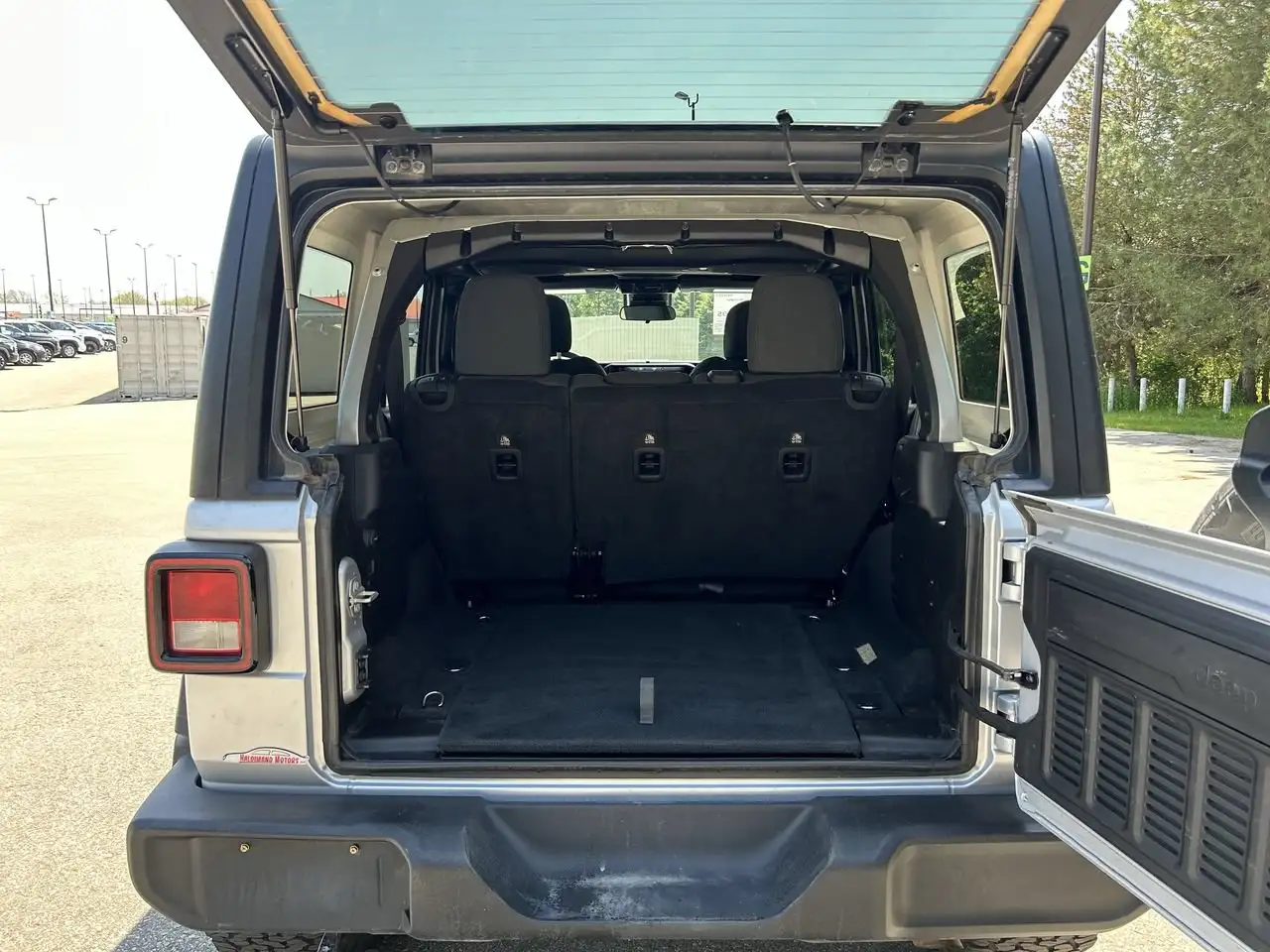 Jeep Wrangler - Image 17