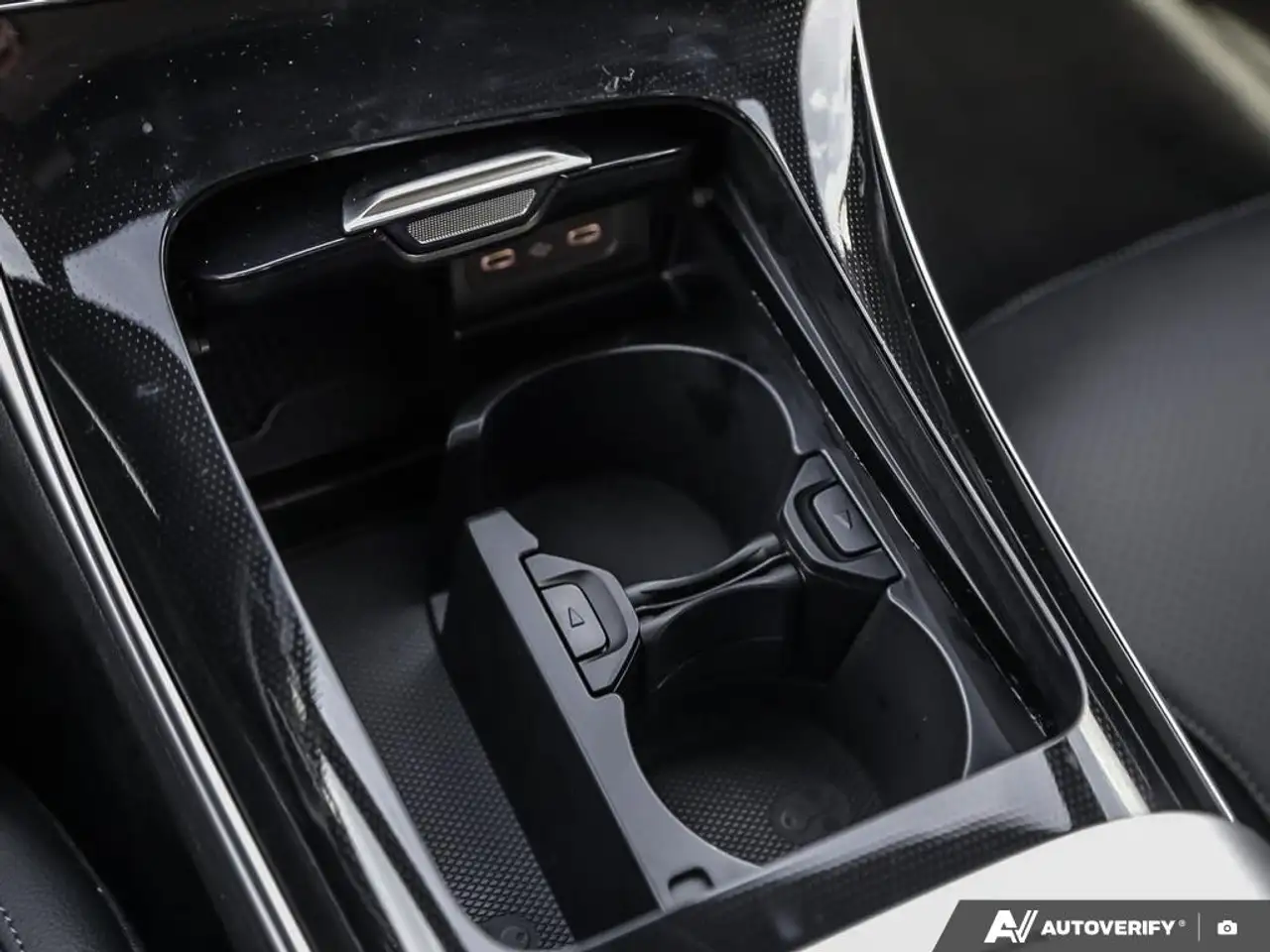 Mercedes-Benz C-Class - Image 18