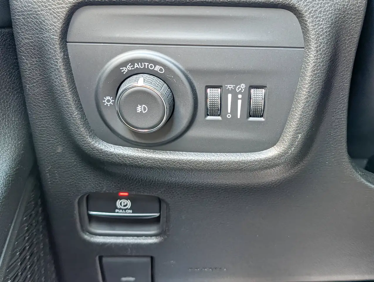 Jeep Grand Cherokee - Image 33