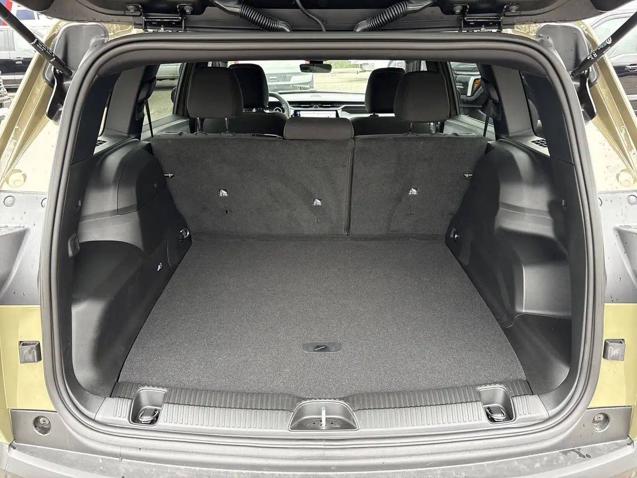 Jeep Cherokee - Image 11