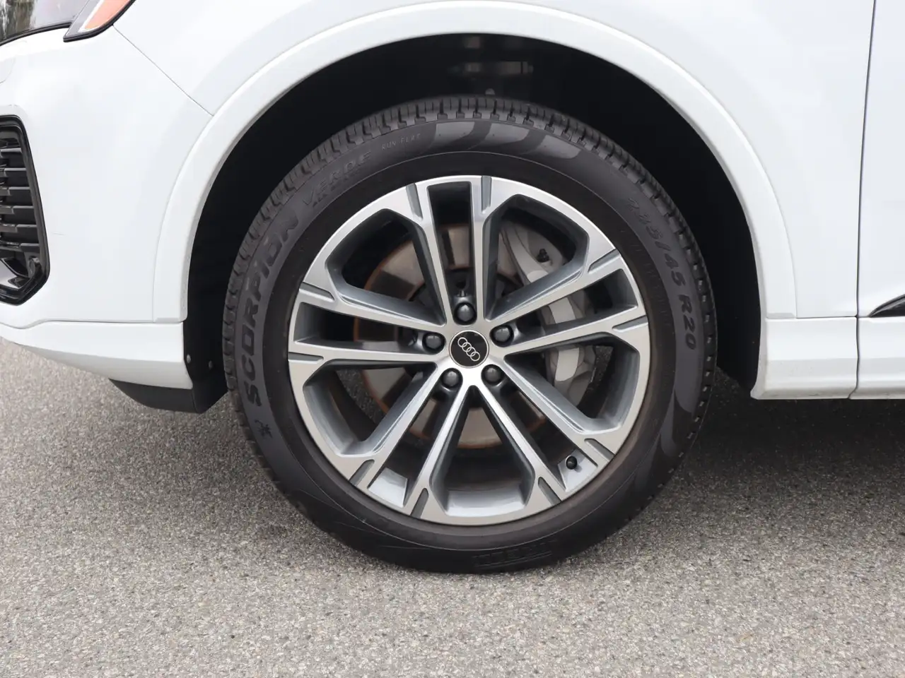 Audi Q7 - Image 21