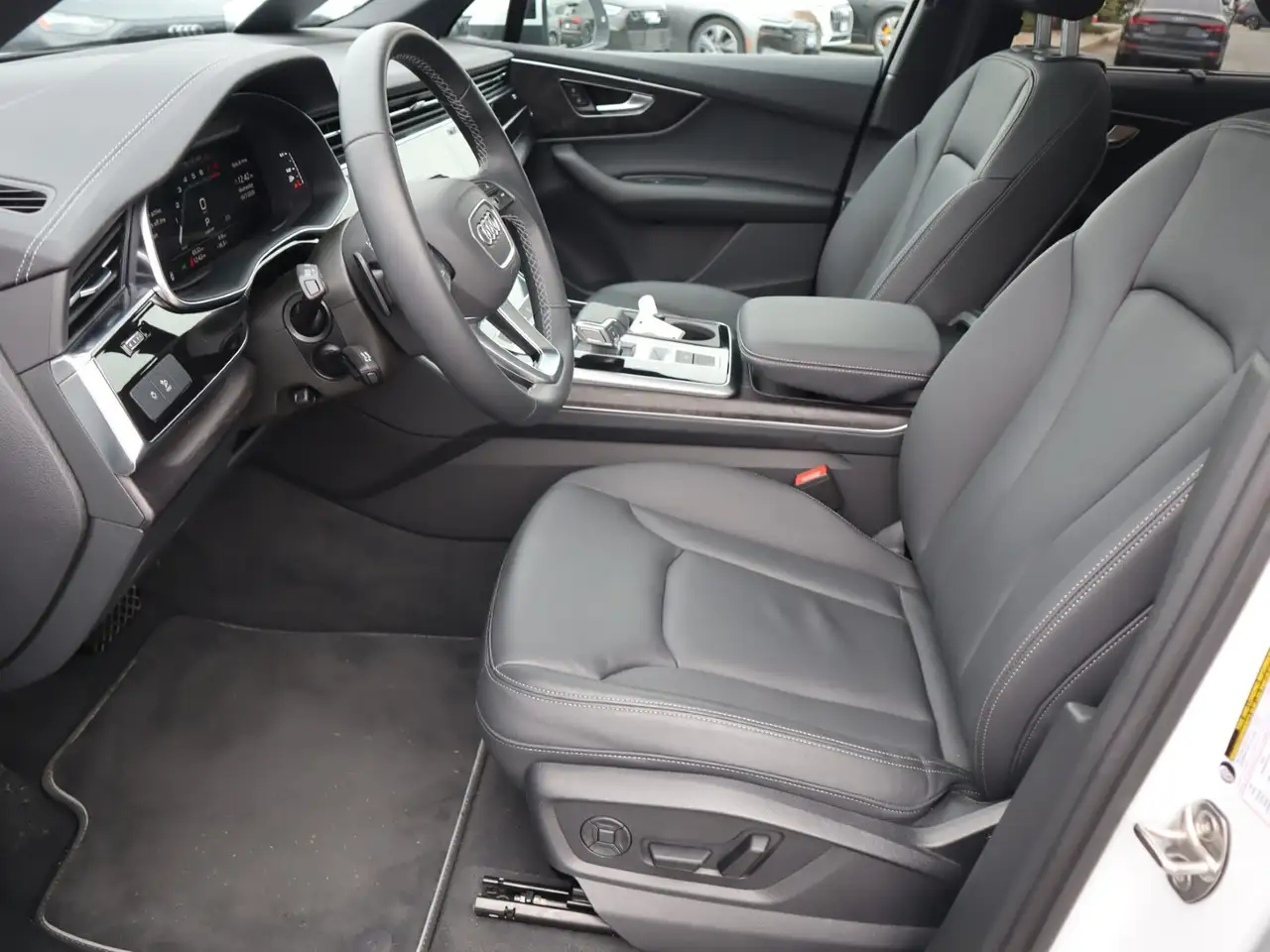 Audi Q7 - Image 9