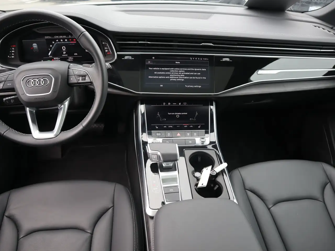 Audi Q7 - Image 12