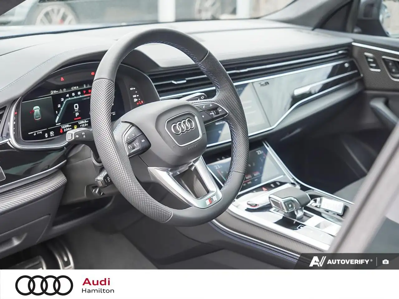 Audi SQ8 - Image 12