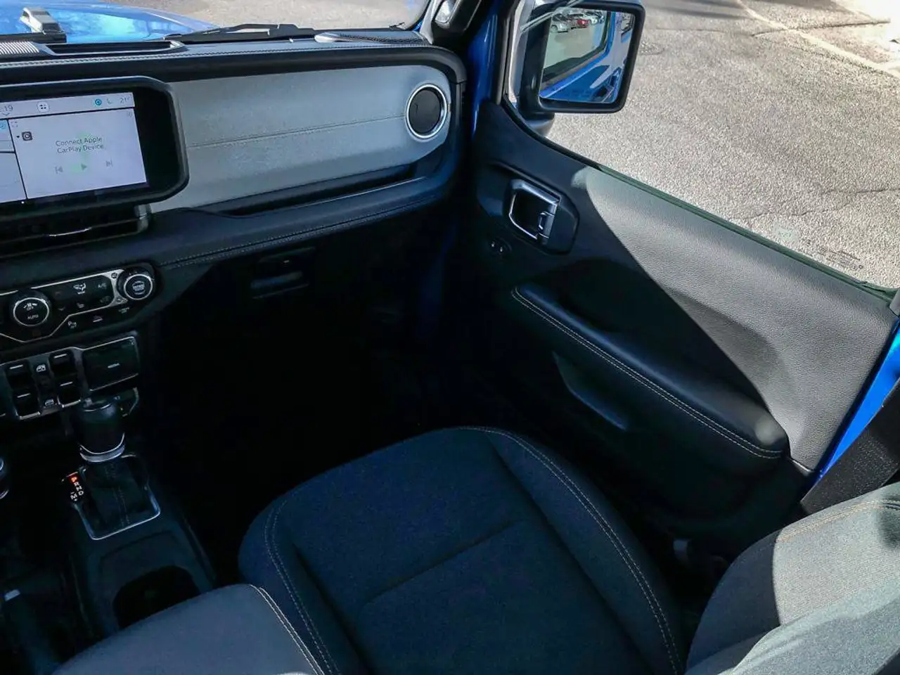 Jeep Wrangler - Image 27