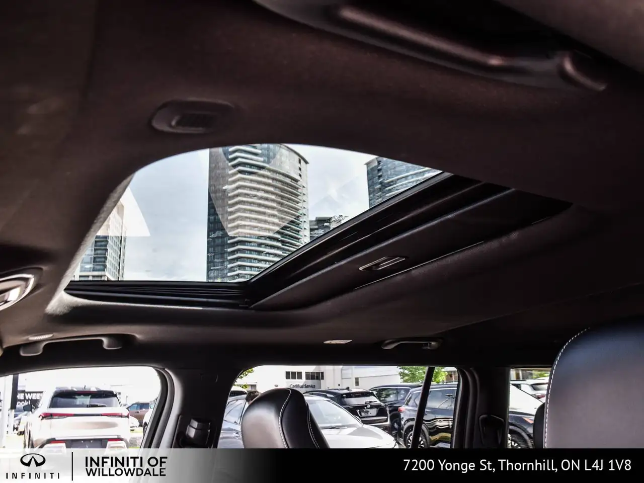 Jeep Grand Cherokee - Image 11