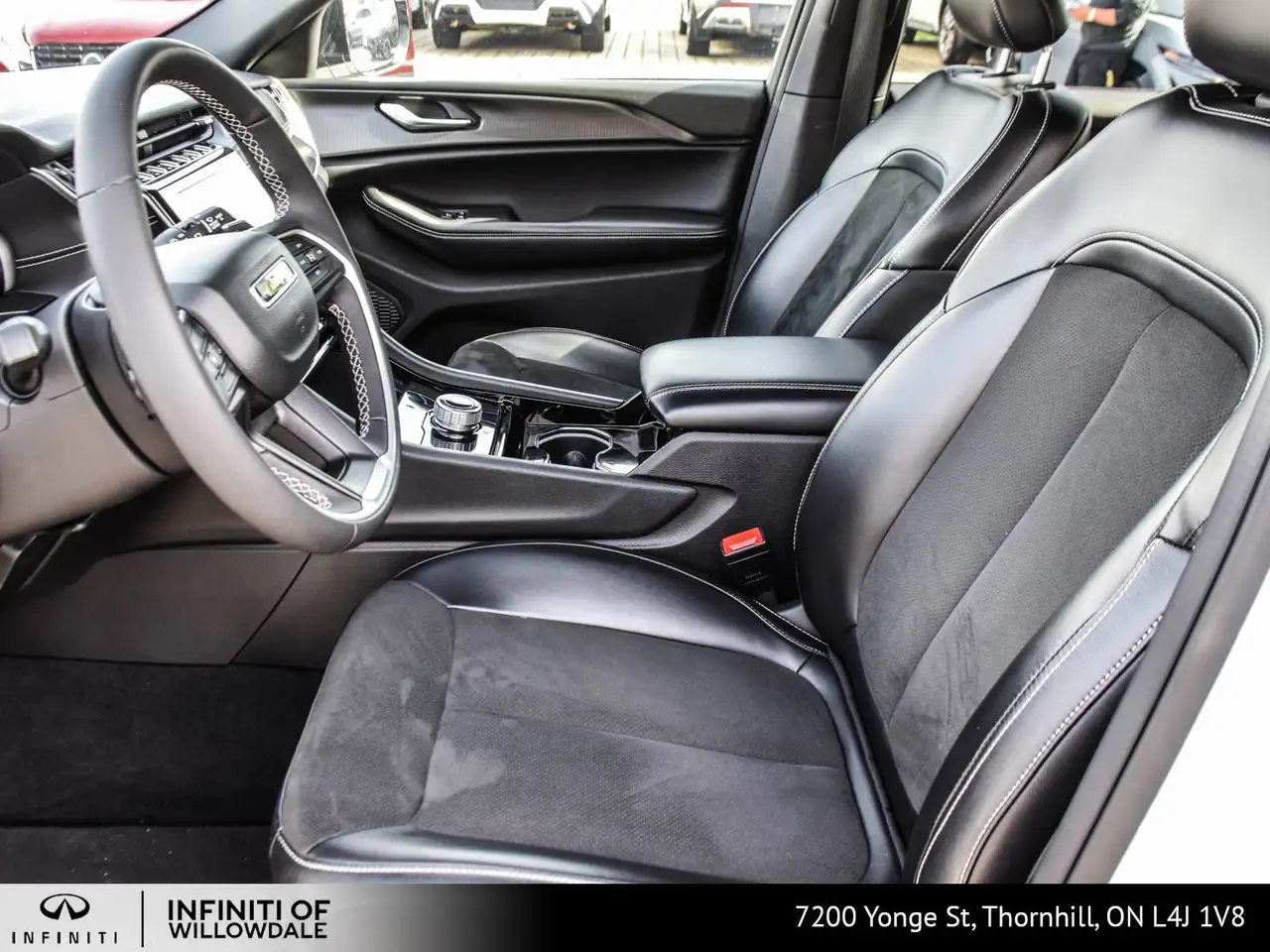 Jeep Grand Cherokee - Image 13