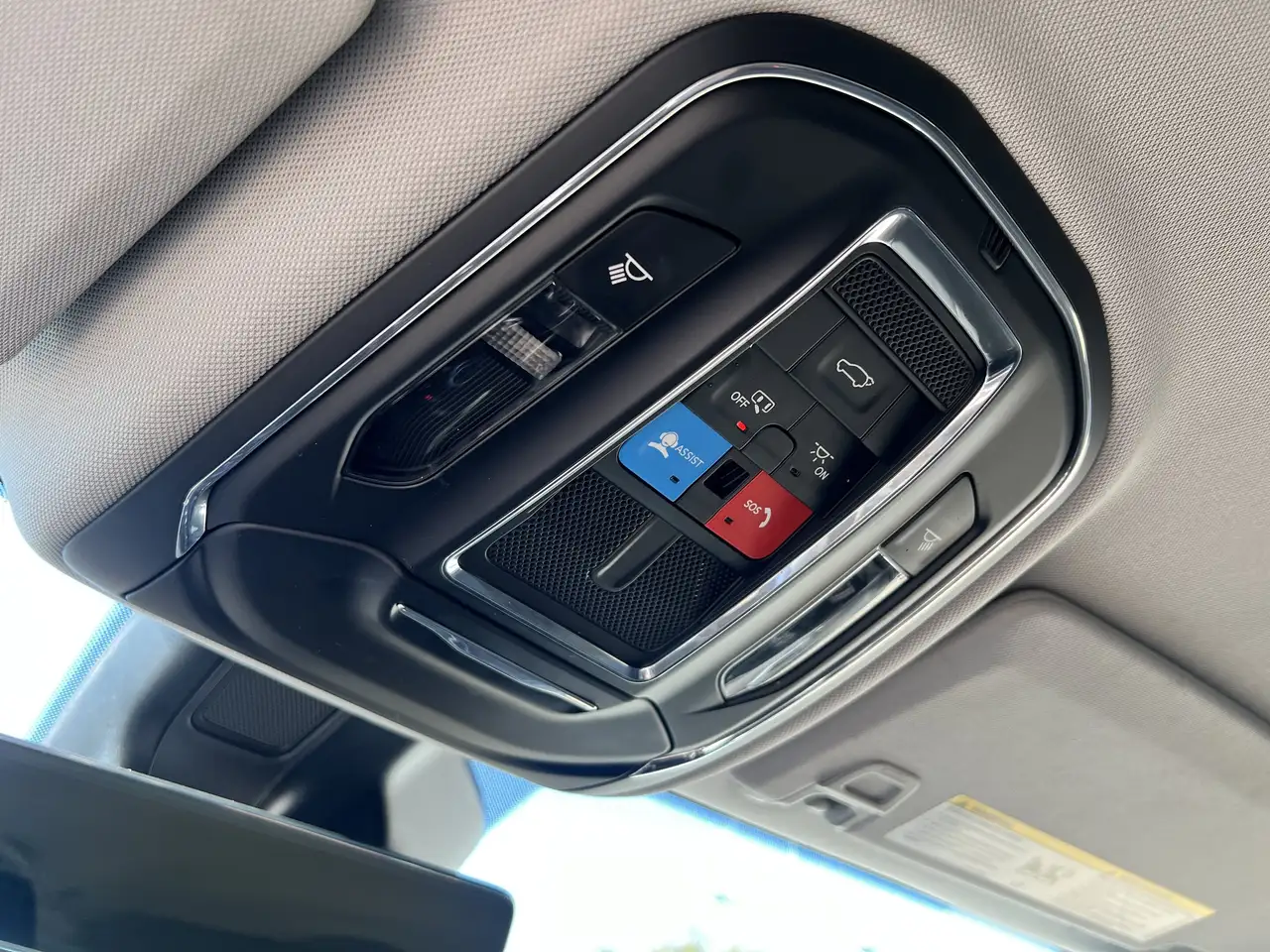 Jeep Grand Cherokee - Image 15