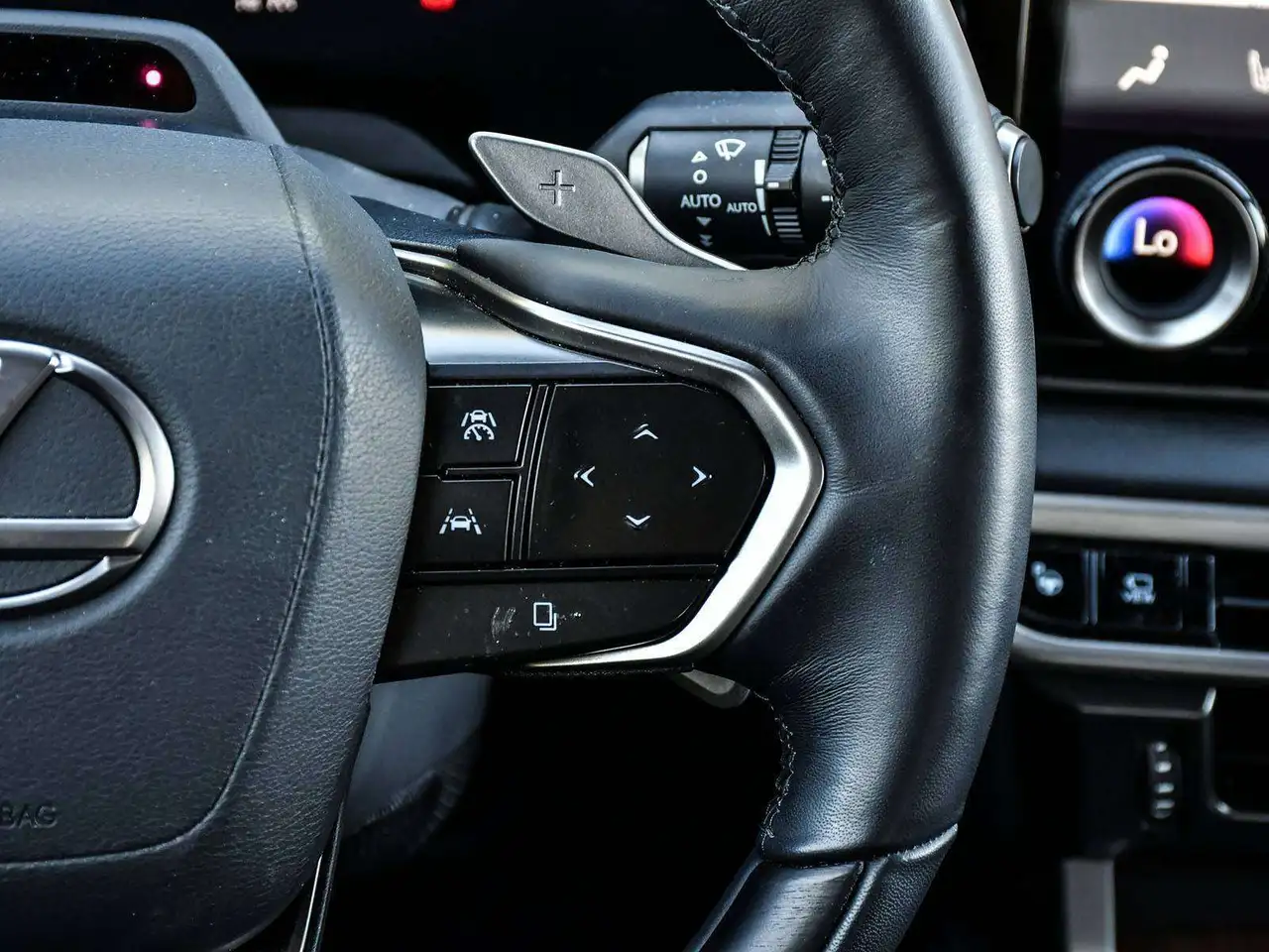 Lexus RX - Image 24