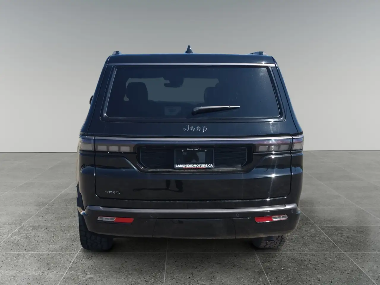 Jeep Grand Wagoneer - Image 5