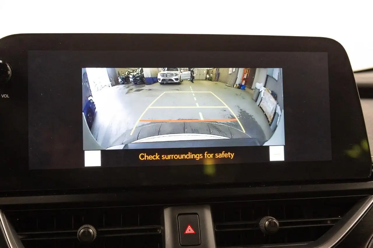 Lexus UX 250h - Image 19