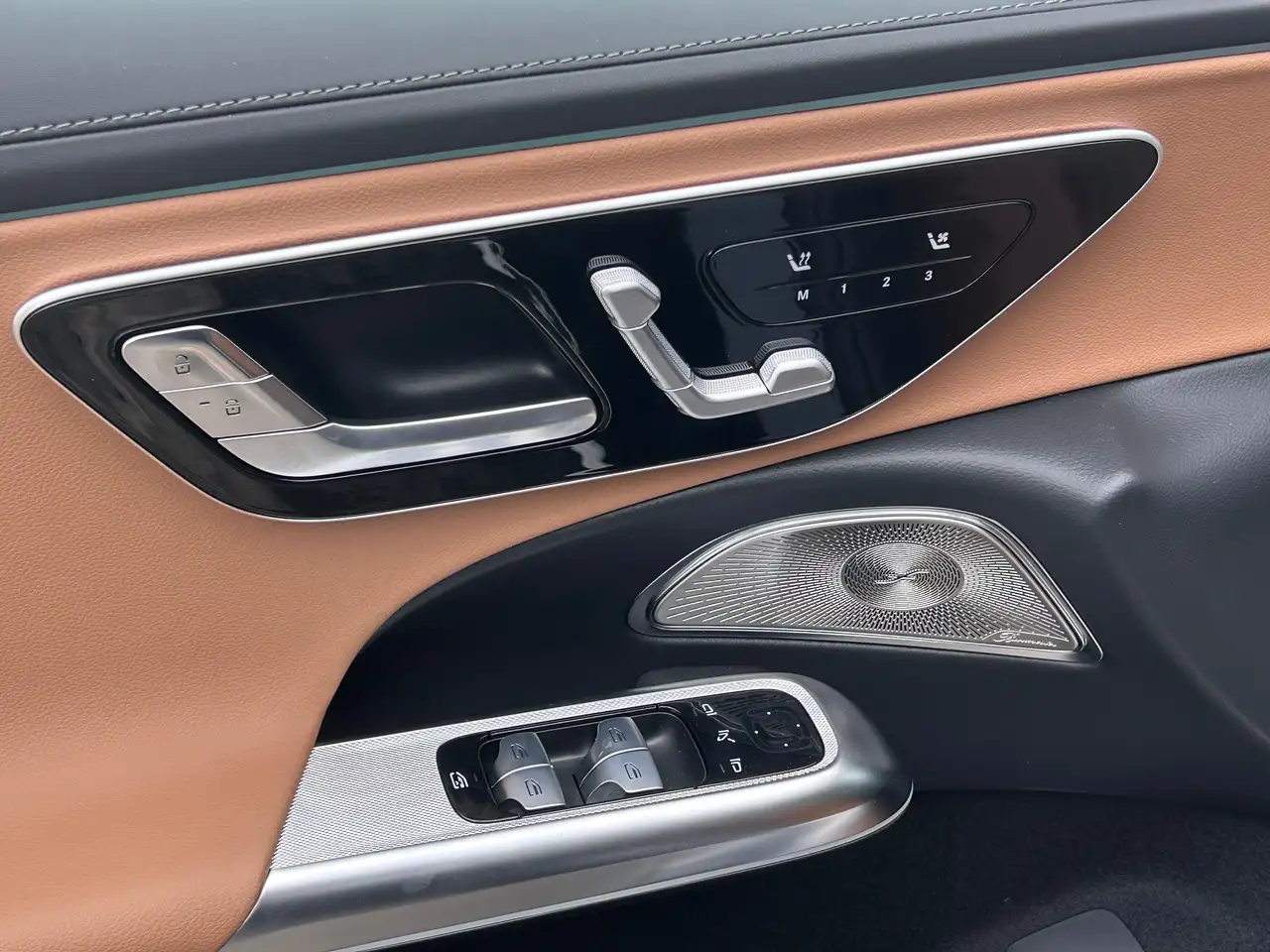 Mercedes-Benz E-Class - Image 9