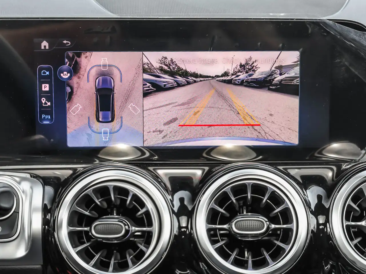 Mercedes-Benz GLB - Image 22