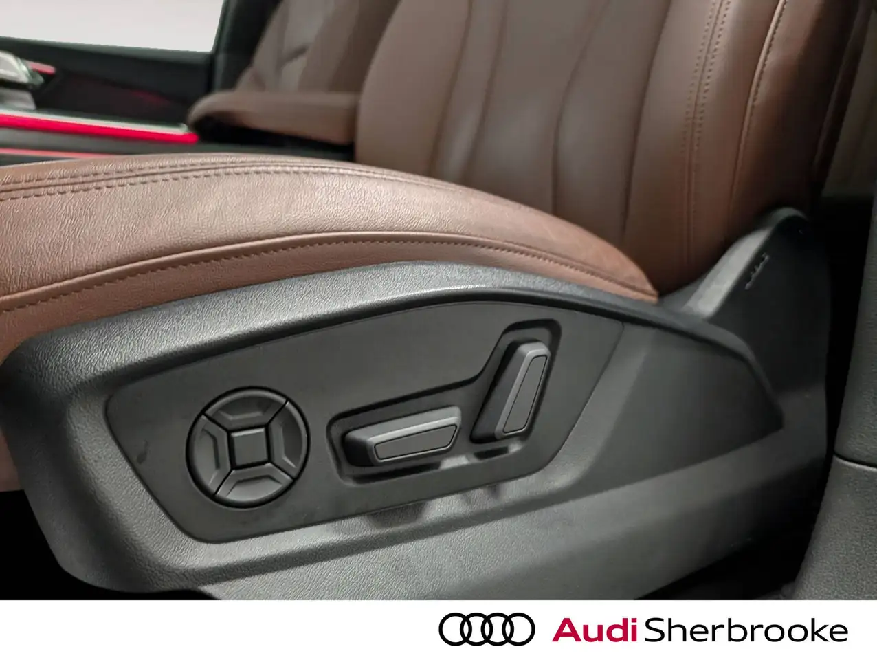 Audi Q7 - Image 12