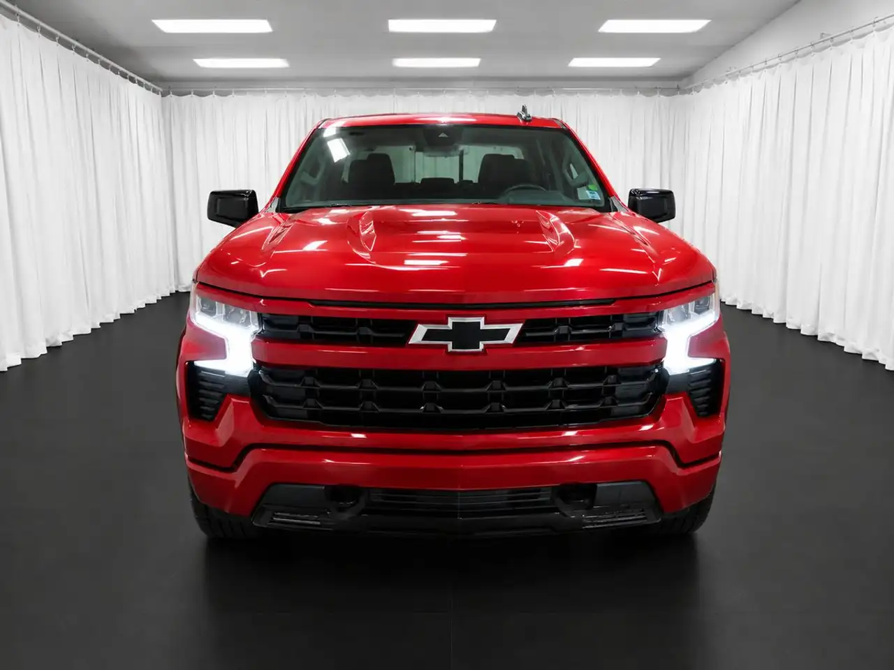 Chevrolet Silverado 1500 - Image 8
