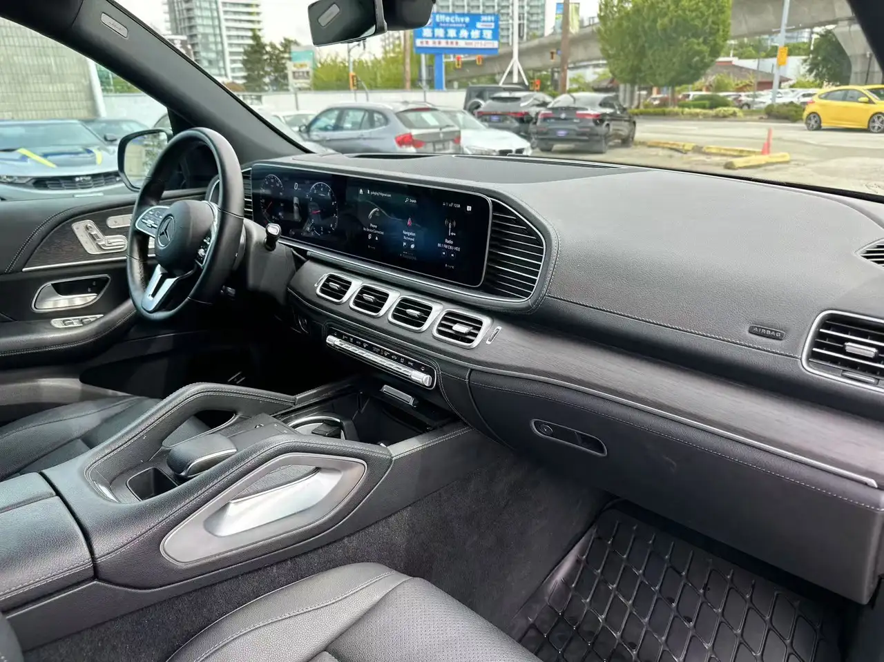 Mercedes-Benz GLE - Image 17