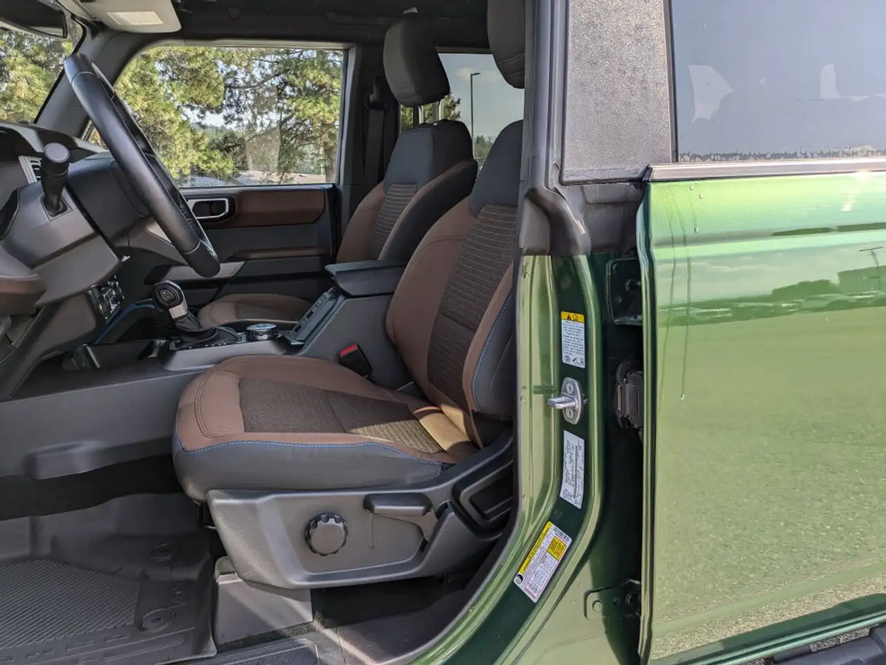 Ford Bronco - Image 10