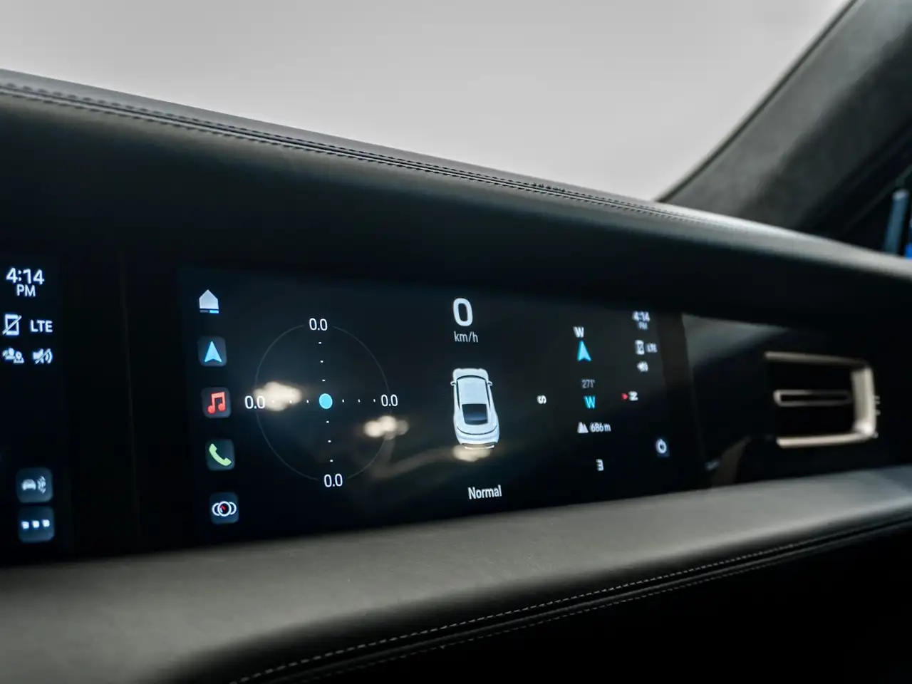 Porsche Taycan - Image 19
