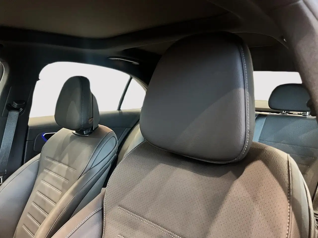 Mercedes-Benz C-Class - Image 9