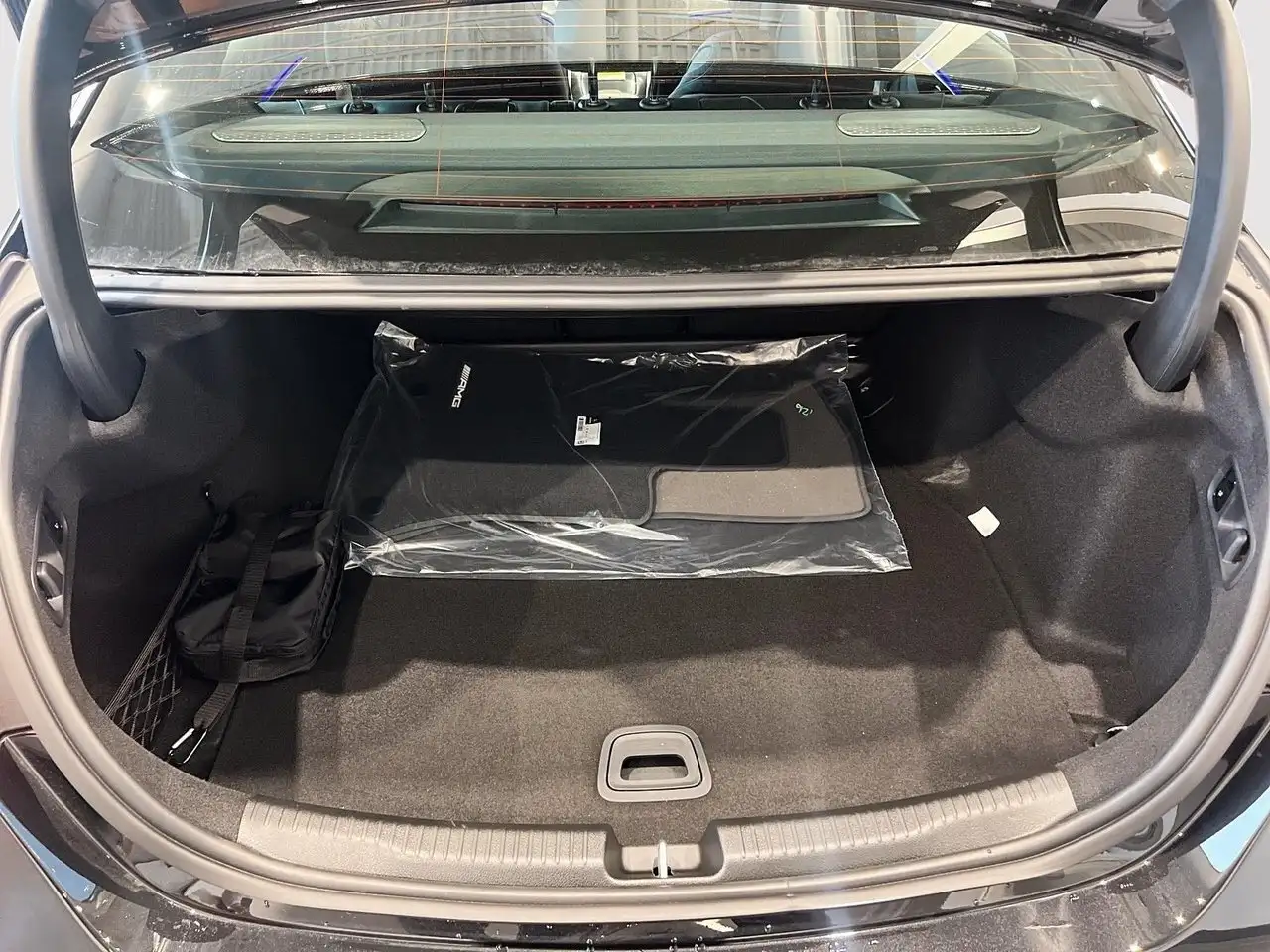 Mercedes-Benz C-Class - Image 13