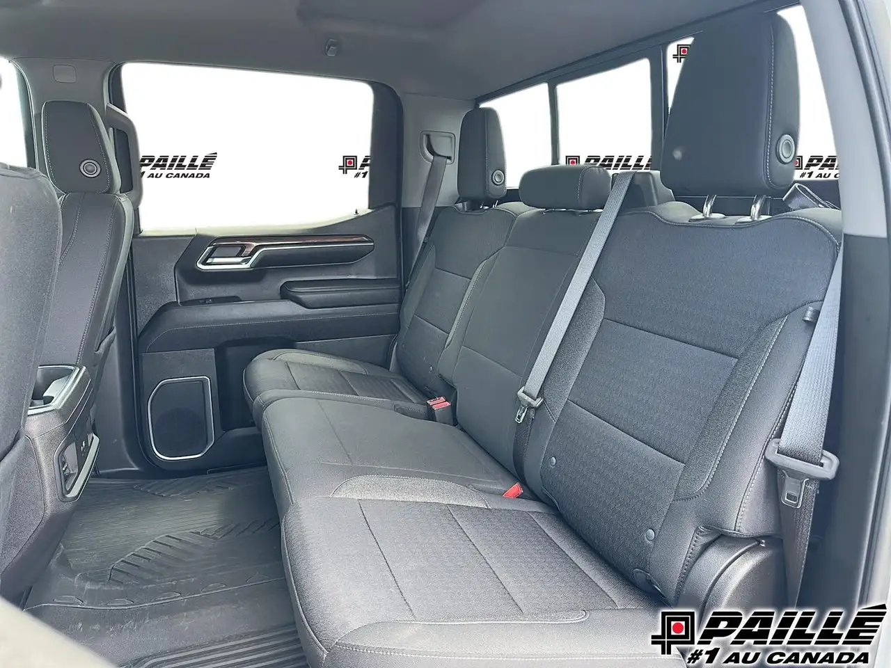 Chevrolet Silverado 1500 - Image 16