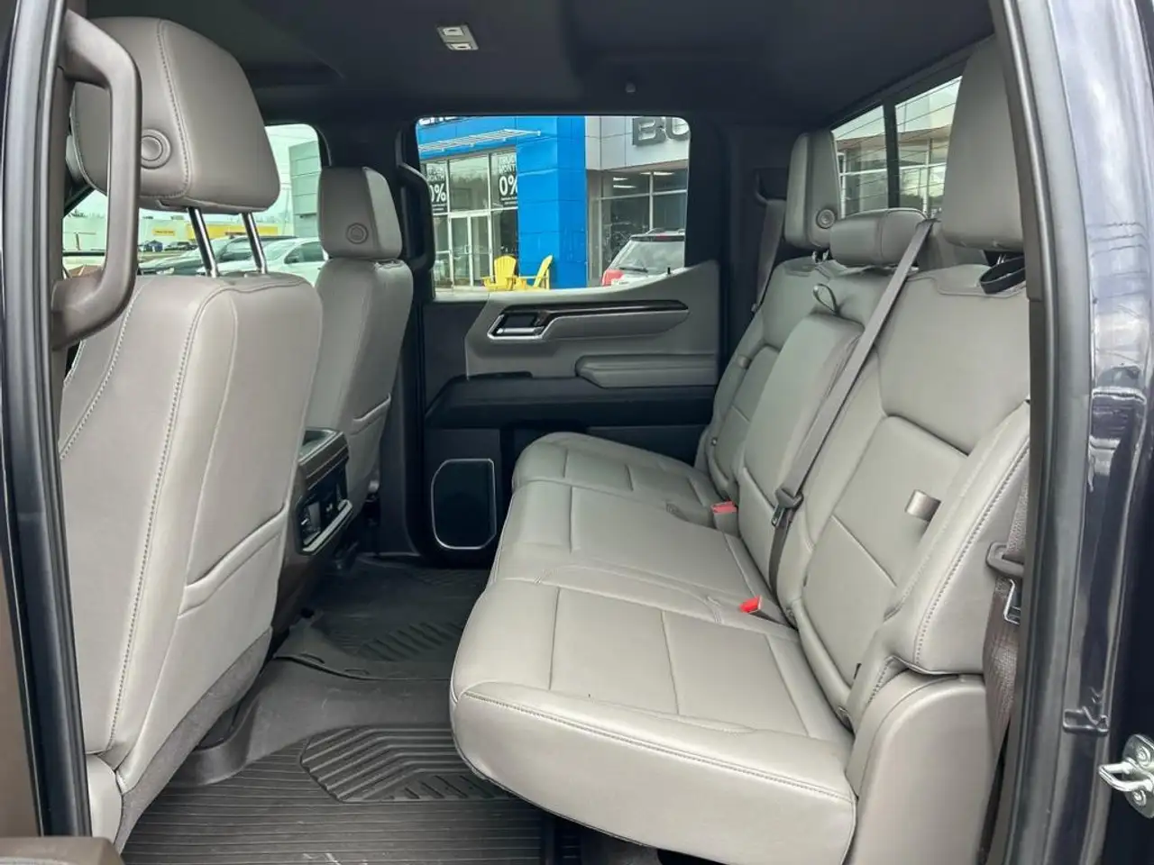 Chevrolet Silverado 1500 - Image 26