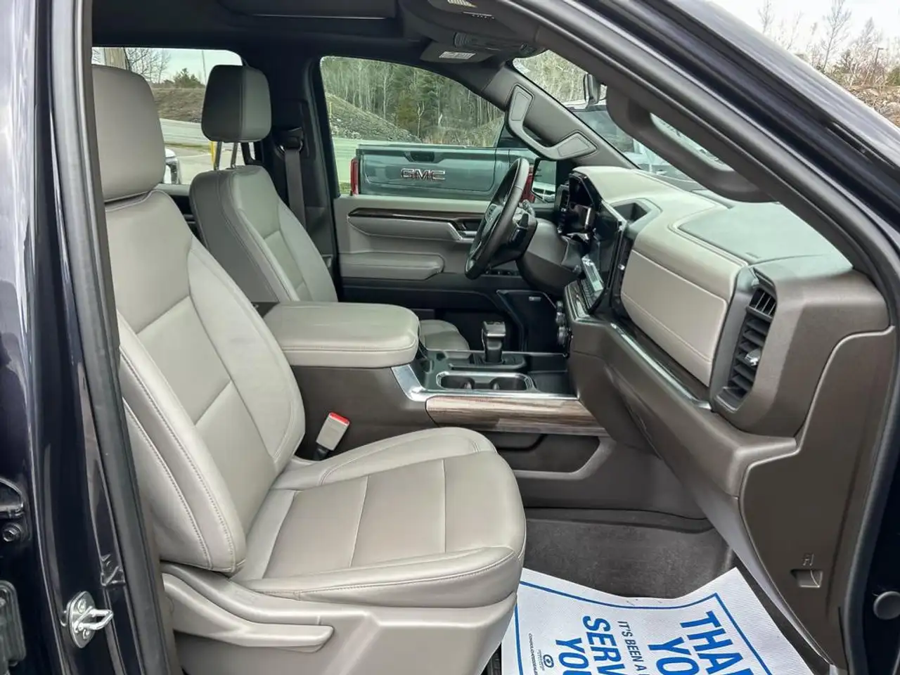 Chevrolet Silverado 1500 - Image 25