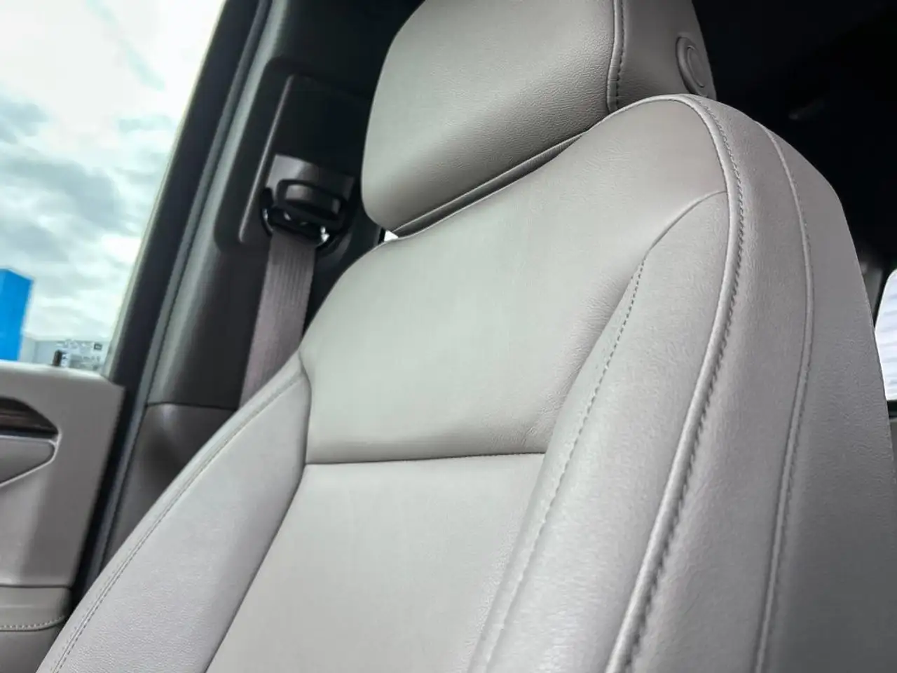 Chevrolet Silverado 1500 - Image 23