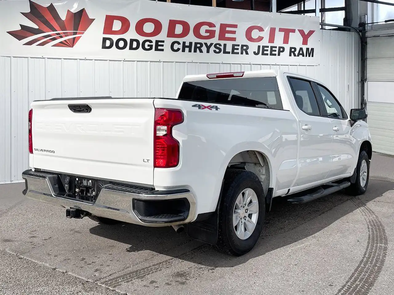 Chevrolet Silverado 1500 - Image 6