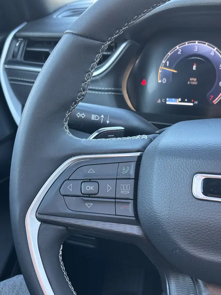 Jeep Grand Cherokee - Image 26