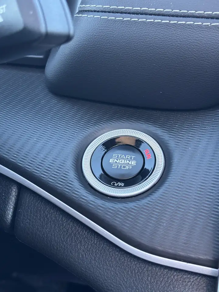 Jeep Grand Cherokee - Image 32