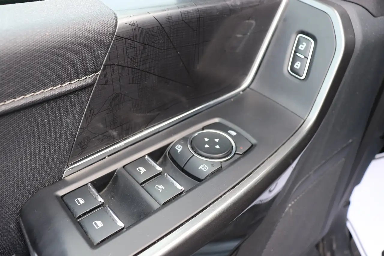 Ford F-150 - Image 8