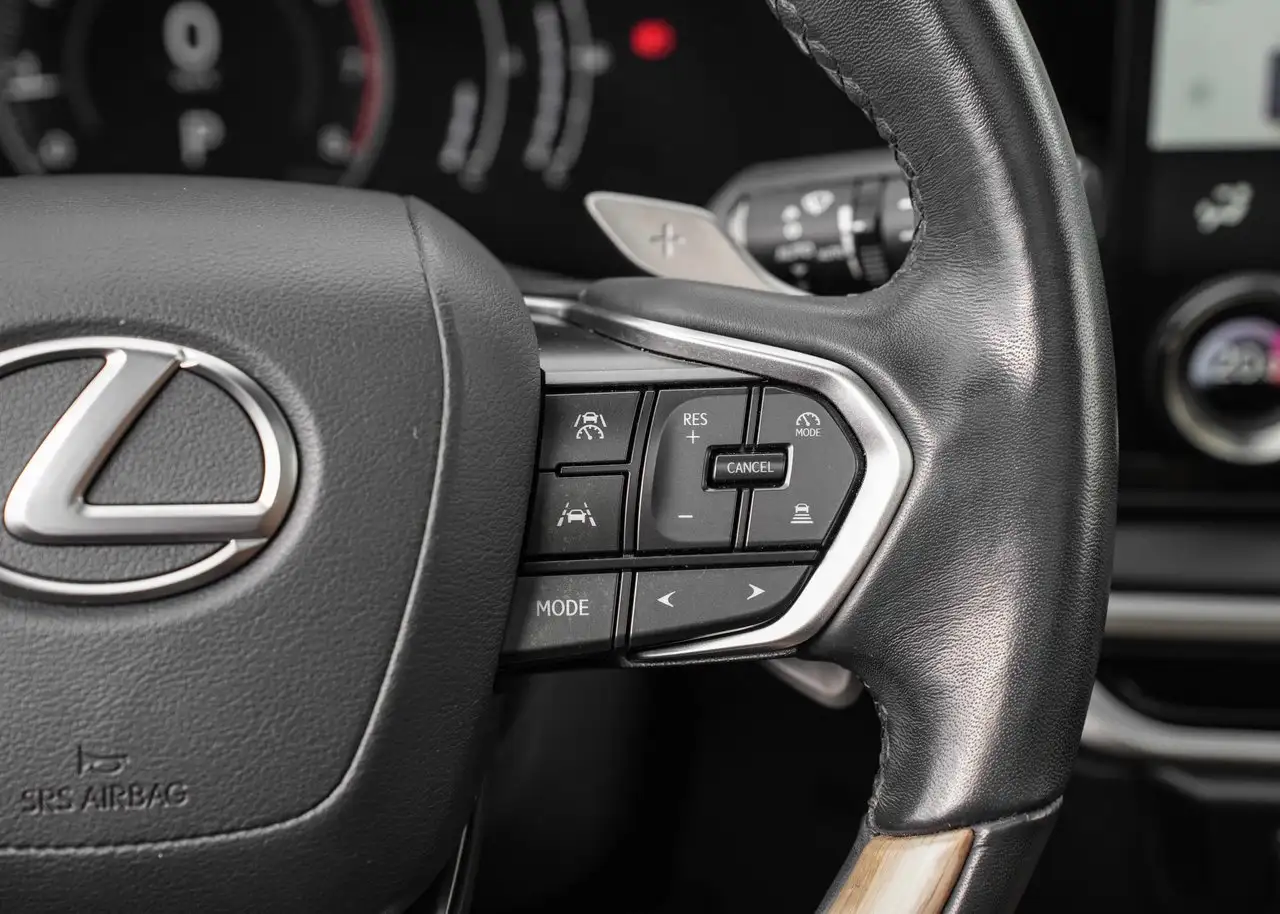 Lexus RX 350 - Image 17