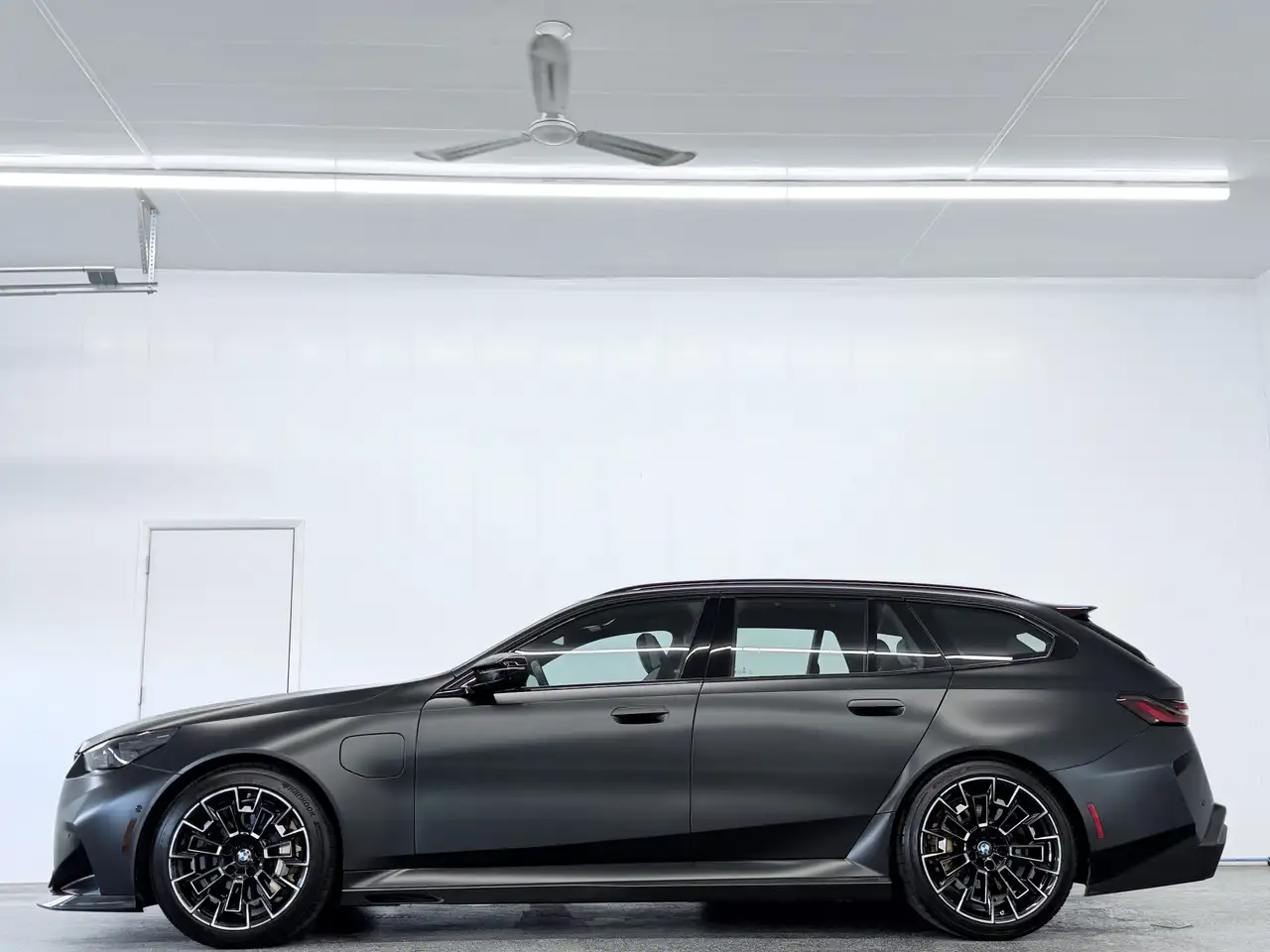 BMW M5 - Image 6