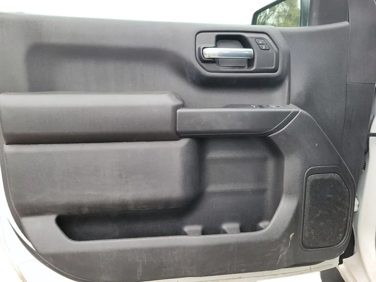 Chevrolet Silverado 1500 - Image 9