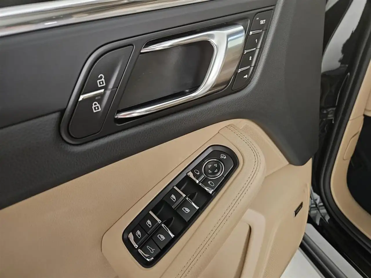 Porsche Macan - Image 20