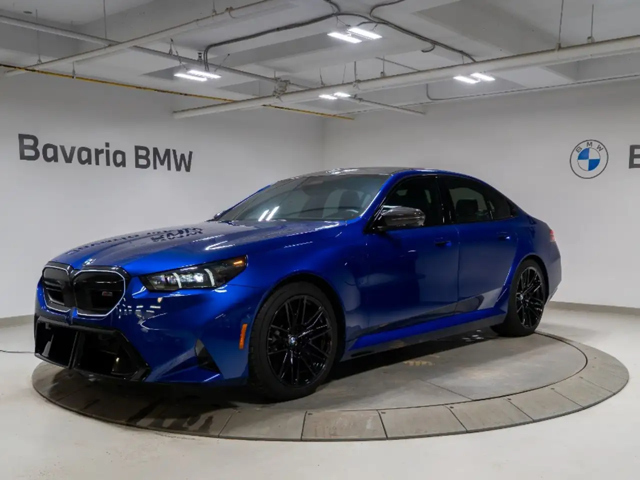 BMW M5 - Image 1
