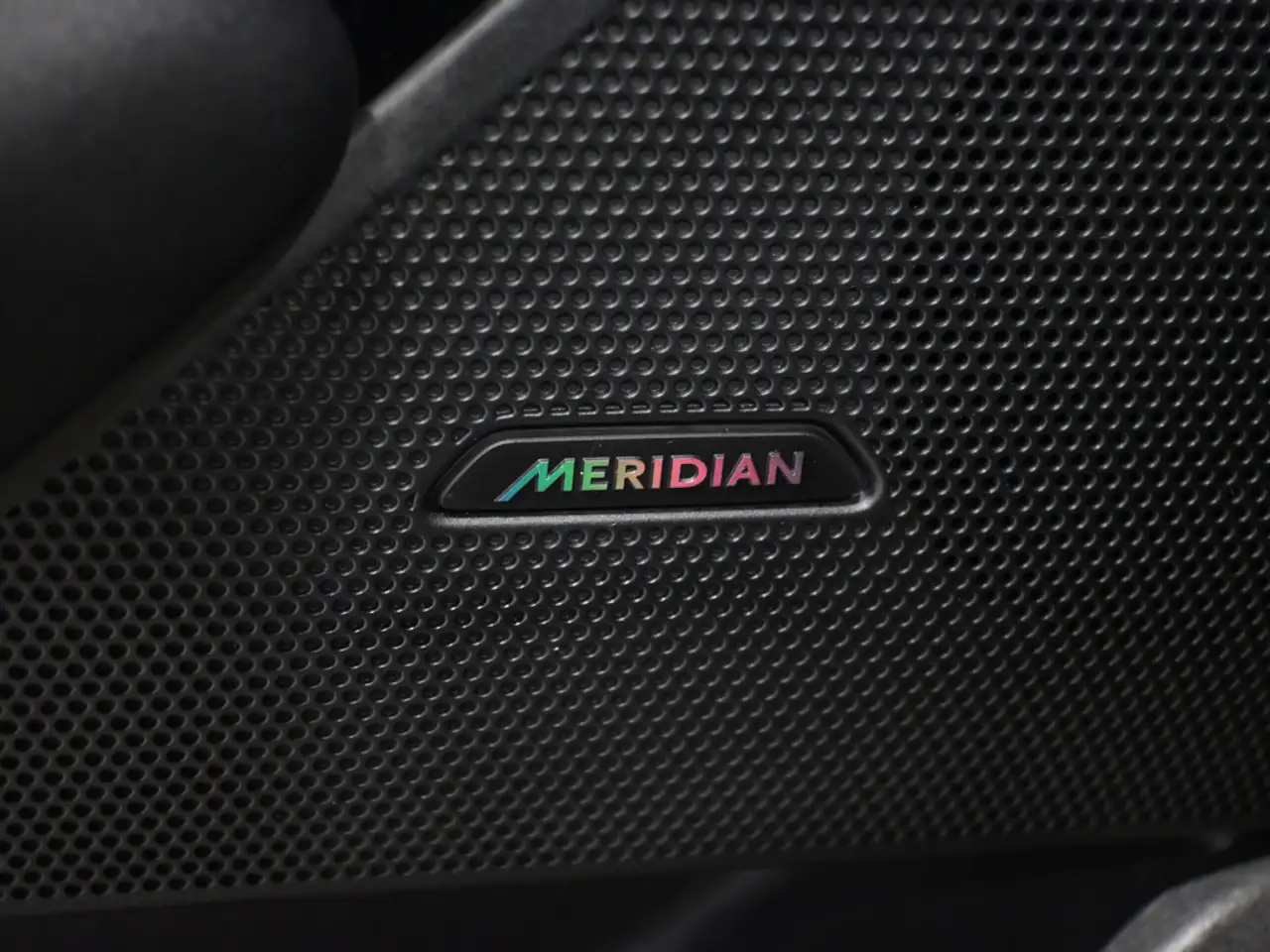 Land Rover Range Rover Velar - Image 12