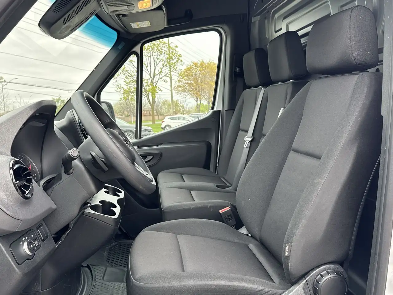 Mercedes-Benz Sprinter - Image 20