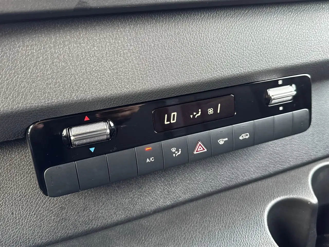 Mercedes-Benz Sprinter - Image 29