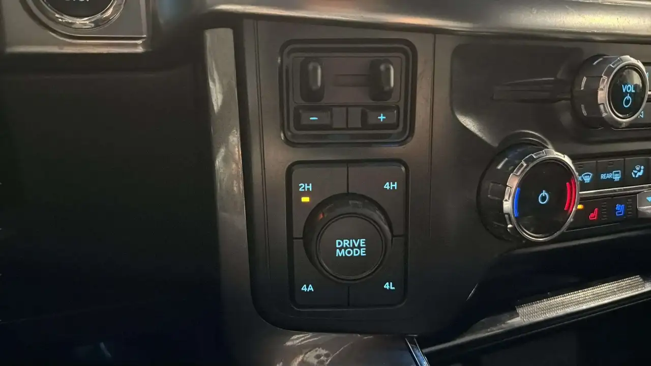 Ford F-150 - Image 32