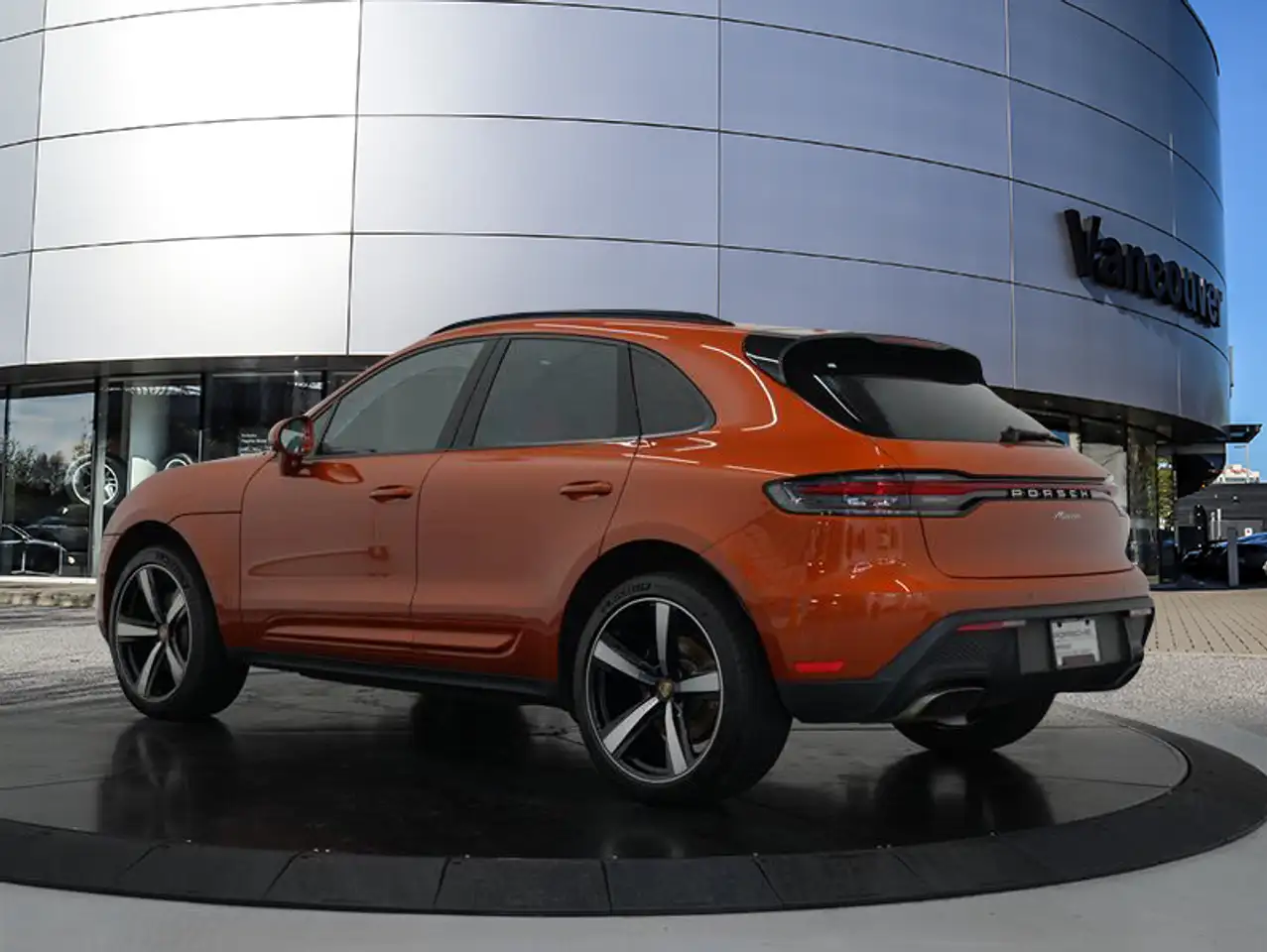 Porsche Macan - Image 3