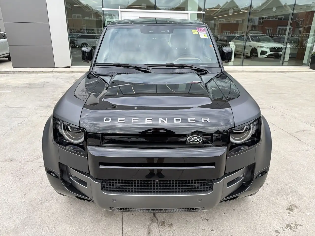Land Rover Defender - Image 3